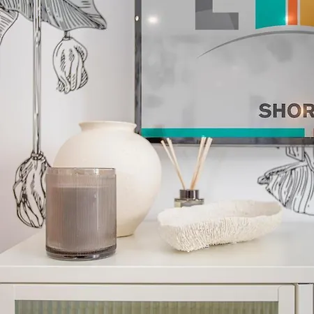 Liiiving In - Flores Design Experience Apartment