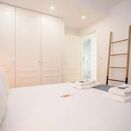 Liiiving In - Flores Design Experience Oporto