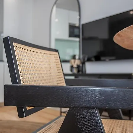 Liiiving In - Flores Design Experience Oporto